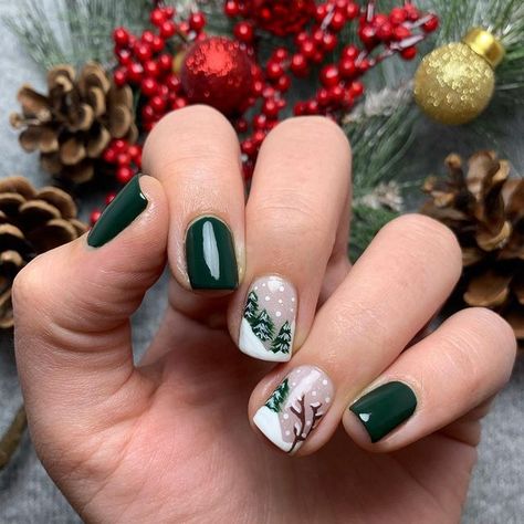 Christmas Nails Wreath, Christmas Wreath Nails, Christmas Short Nails Design, Woodland Nails, Mistletoe Nails, Christmassy Nails, Orly Nails, Short Winter Nails, Designs To Paint