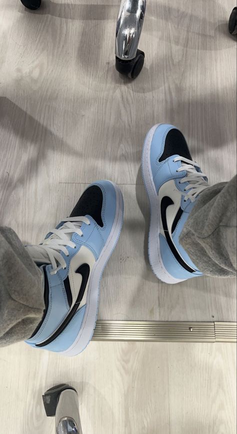 Ice Blue Jordan 1 Mid, Jordan 1 Mid Ice Blue Outfit, Jordan 1 Ice Blue, Jordan 1 Aesthetic, Jordan Boots, Jordan 1 Mid Blue, Girls Wearing Jordans, Nike Air Jordan Mid, Air Jordan Mid