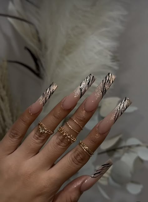 Brown Nails With Rhinestones, Esthetician Nails, Nails With Rhinestones, Hand Nails, Drip Nails, Glamour Nails, Colored Acrylic Nails, Dope Nail Designs, Classy Acrylic Nails