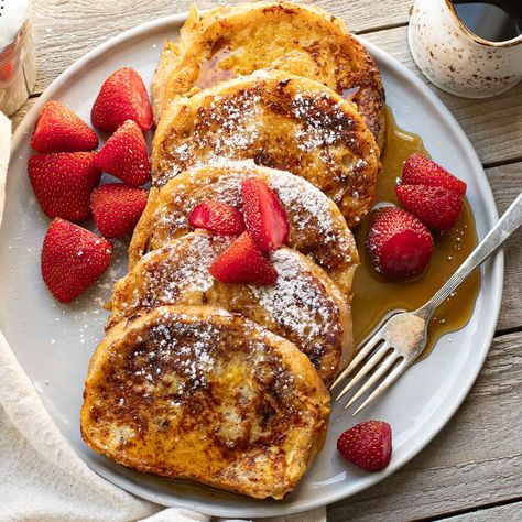 Cracker Barrel French Toast Recipe (with Sourdough) Cracker Barrel French Toast Recipe, French Toast Cracker Barrel, Sourdough French Toast Recipe, Homemade French Toast Recipe, Cracker Barrel French Toast, French Toast Recipe Cinnamon, Sourdough French Toast, French Toast Batter, Cracker Barrel Recipes