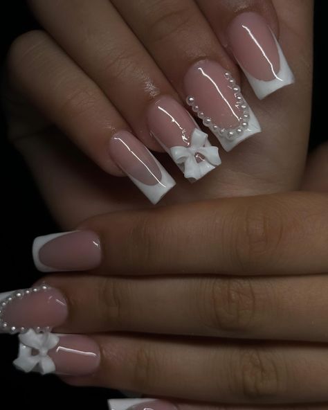 Elegant Prom Nails French Tips, White Junk Nails Short, Nails With Pearls Square, Classy White Nail Designs, Gel X Nail Ideas Square, Nail Inspo Short French Tip, French Tip With Rhinestones Short, Latina Short Nails, White Nails Short Design