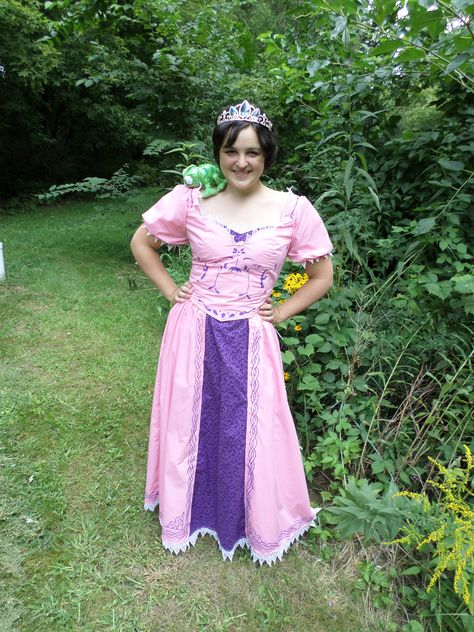 Rapunzel Dress #Brunette #Cosplay Brunette Cosplay, Tangled Cartoon, Cartoon Film, Rapunzel Dress, Rapunzel Tangled, I Saw The Light, At Last, Rapunzel, Tangled