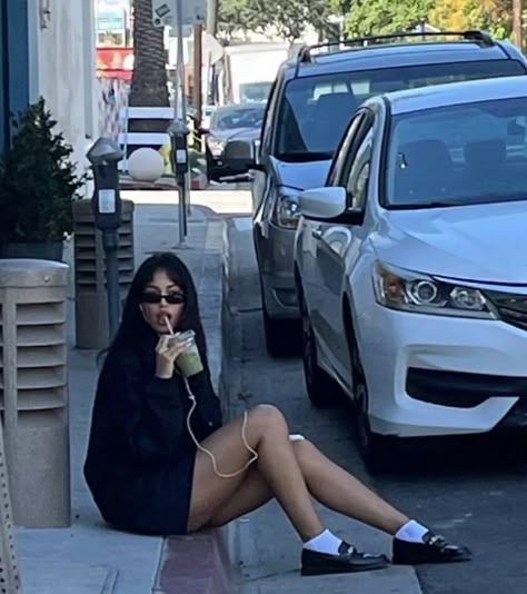 Car Outfit, Cindy Kimberly, Streetwear Fashion Women, Female Friends, Photo Instagram, Fitness Inspo, Instagram Fashion, Group Chat, Streetwear Fashion