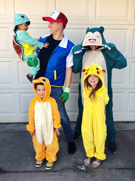 Family Costume Pokemon, Pikachu Family Costume, Family Anime Costumes, Pokemon Customes Halloween, Halloween Pokemon Costumes, Anime Family Costumes, Group Family Halloween Costumes, Pokemon Halloween Costume Family, Pokemon Group Costume