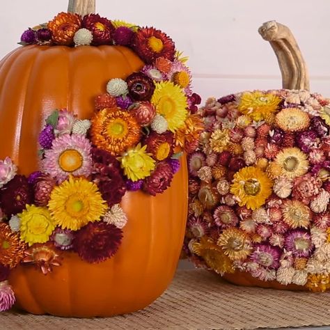 Better Homes & Gardens on Instagram: “Add dried flowers to a faux pumpkin to create a pretty fall centerpiece. This craft project looks complicated, but it's so easy that you'll…��” Outside Fall Decorations, Fall Centerpieces Diy, Dystopian Fashion, Floral Pumpkin, Instagram Add, Pumpkin Flower, Halloween Porch Decorations, Front Porch Christmas Decor Ideas, Faux Pumpkins