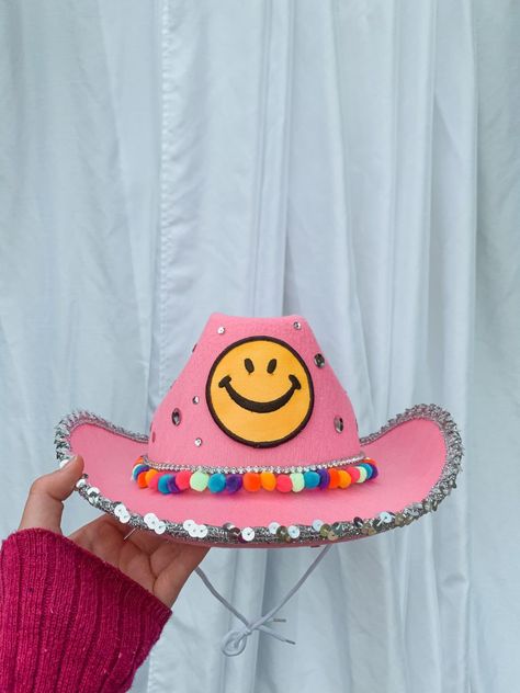 Pink Cowboy Hat, Space Cowgirl, Cowgirl Costume, Preppy Lifestyle, Pink Cowgirl, Cowgirl Party, Cowboy Party, Preppy Girl, Preppy Wallpaper