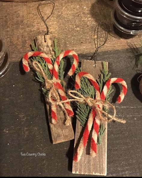 Christmas Tassels Diy, Crafts With Cinnamon Sticks, Wood Candy Canes, Wood Christmas Crafts To Sell, Diy Primitive Christmas Decor, Primitive Christmas Crafts Diy, Rustic Candy Canes, Diy Primitive Christmas Ornaments, Primitive Christmas Ornaments