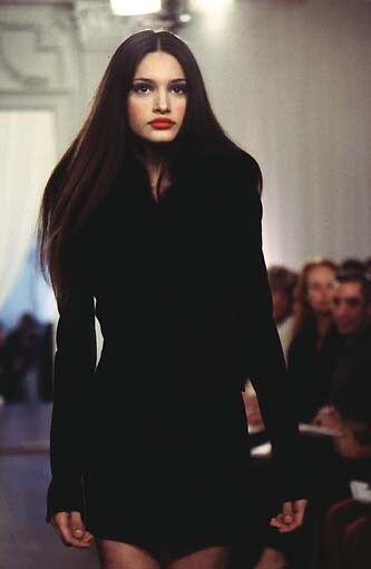 Korina Longin for Richard Tyler (1997) Korina Longin, Richard Tyler, Ornella Muti, Kristine Froseth, Villain Era, Alana Champion, Facial Aesthetics, Original Supermodels, Natalia Vodianova