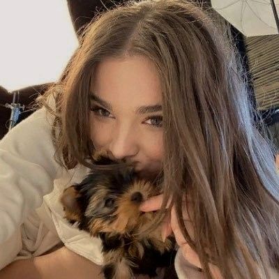 Hailee steinfield. Wattpad. Rules And Regulations, Kate Bishop, Marvel Actors, Hailee Steinfeld, Dreams Come True, Girl Crush, Celebrity Crush, Favorite Celebrities, Pretty Woman