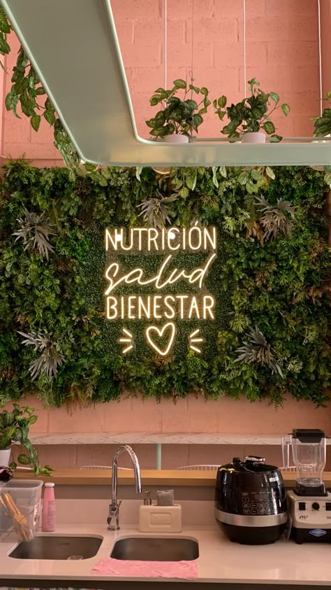 Nutrition Clubs Decor, Nutrition Shop Decor Ideas, Herbalife Club Ideas Decor, Healthy Cafe Design, Juice Bar Interior Design, Herbalife Club Ideas, Juice Bar Interior, Herbalife Club, Commercial Gym Design