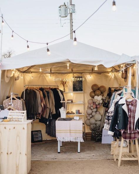 Boutique Pop Up Inspo | The Boutique Hub Pop Up Shop Setup Ideas, Rustic Pop Up Shop, Small Store Set Up Ideas, Pop Up Setup Ideas, Boutique Tent Set Up, Pop Up Fitting Room, Boutique Pop Up Shop Tent, Boutique Event Set Up, Pop Up Boutique Set Up