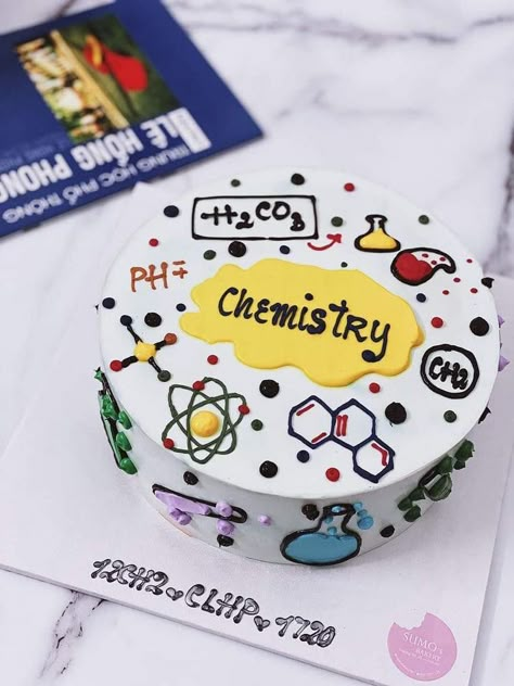 Cake Chemistry Birthday, Cake For Chemistry Teacher, Chemistry Themed Cake, Teacher Cakes Ideas Birthday, Chemistry Cake Ideas, Kue Hari Guru, Teacher Theme Cake, Teacher Birthday Cake, Chemistry Cake