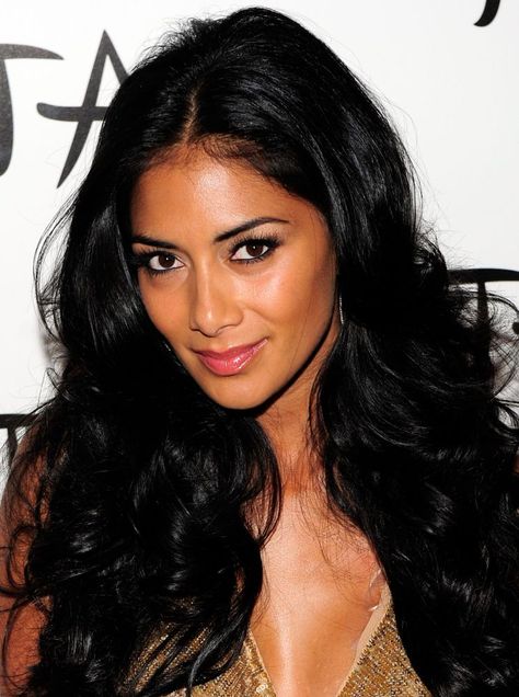 Nicole Scherzinger Brown Hair Olive Skin, Olive Skin Tone Hair Color, Nicole Scherzinger Hair, Olive Skin Makeup, Medium Olive Skin, Nubian Princess, Marquee Nightclub, Deep Girl, Olive Complexion