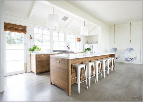 Concrete Floor Kitchen, Kitchen Concrete Floor, Light Wood Kitchen Cabinets, Light Wood Kitchen, Light Wood Kitchens, Minimal Kitchen Design, Natural Wood Kitchen, Light Wood Cabinets, Concrete Stained Floors