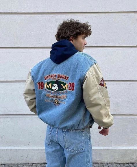 Vintage Disney jacket 80s Fashion Men, Spiritual Fashion, Mens Trendy Outfits, 80s Outfit, Mens Outfit Inspiration, Mens Fashion Streetwear, Vintage Denim Jacket, Streetwear Men, Men Fashion Casual Outfits