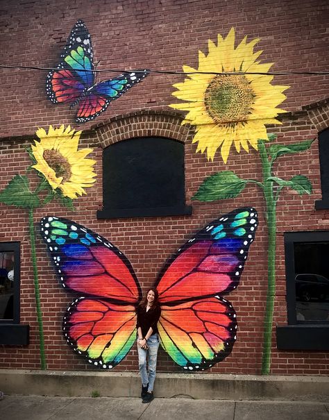 Painted Wings Mural, Boho Butterfly Painting, Butterfly Mural Painting, Butterfly Wing Mural, Butterfly Wings Mural, Outdoor Mural Ideas, Bee Mural, Butterfly Wall Painting, Butterfly Wall Mural