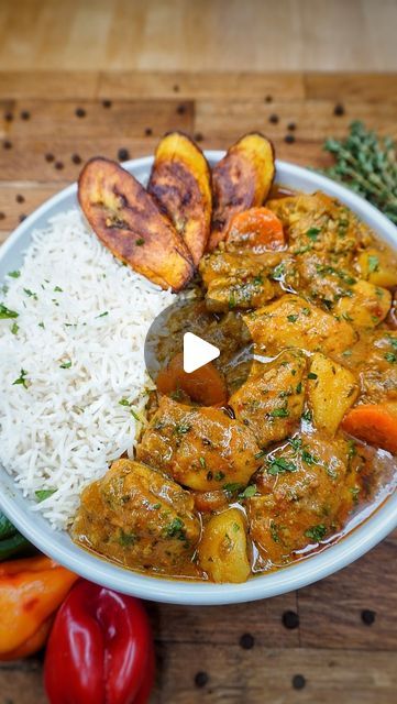 Kay on Instagram: "JAMAICAN INSPIRED CURRY CHICKEN, WHITE RICE AND FRIED PLANTAIN 🇯🇲🚀💃🏽🌋. The recipe also comes with the white rice and fried plantain recipe. Quick delicious, hearty Curry Chicken is packed full of flavour. Super rich curry made with hearty boneless chicken thigh meat, curry powder, coconut milk, carrots and potatoes as the main ingredients. Simmered until the chicken is juicy and succulent. which just was abs BANGING!! Definite MUST TRY!! . . DM FOR MORE INFO TO GET MY DAILY RECIPES, this recipe also comes with the white rice and plantain recipe. .  #currychicken #jamaicanfood  #jamaicanfood #london  #curry #chickencurry #curry #foodie #whiterice #ideas #recipes #recipeshare #recipeoftheday #goodvibes #jamaica #caribbeanfood #caribbean #dancehall #usa #nyc #brooklyn Chicken And Plantains Recipe, Fried Plantain Recipe, Curry Chicken Thighs, Jamaican Curry Powder, Jamaican Curry Chicken, Curry Chicken And Rice, Fried Plantain, Jamaican Curry, Plantain Recipes