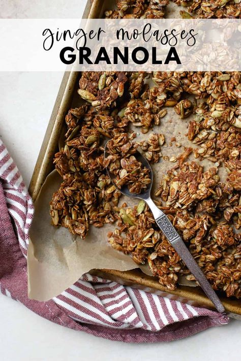 Molasses Granola Bars, Ginger Granola Recipe, Molasses Granola, Ginger Granola, Gluten Free Granola Recipe, Healthy Homemade Granola Recipe, Gingerbread Granola, Molasses Recipes, Breakfast Oats