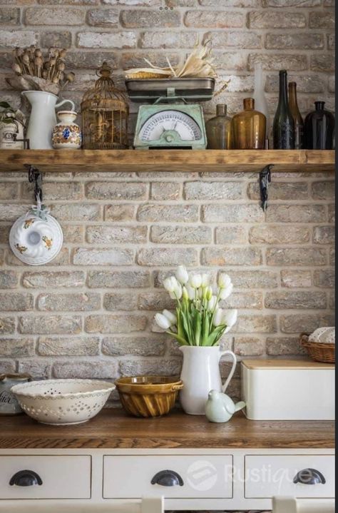 Guesthouse Ideas, Brick Wall Kitchen, Oak Wall Shelves, Rustic Wall Shelves, Brick Kitchen, Farmhouse Kitchen Design, Kitchen Wallpaper, Modern Country, Wooden Kitchen