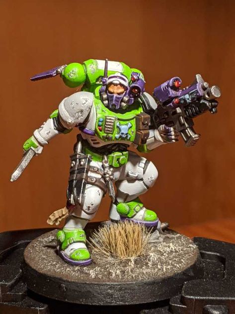 Imgur Post - Imgur Zombicide Black Plague, Toy Story Crafts, Buzz Lightyear Costume, Warhammer 40k Figures, Warhammer Figures, Warhammer Paint, Toy Story Cakes, Toy Story Buzz Lightyear, Warhammer 40k Art