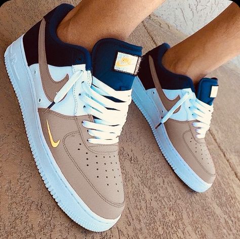 Nike Shoes Women Fashion, Nike Shoes Air Force, Nike Air Force One, Nike Fashion Shoes, All Nike Shoes, Nike Air Shoes, Best Shoes For Men, Cute Nike Shoes, Cute Sneakers