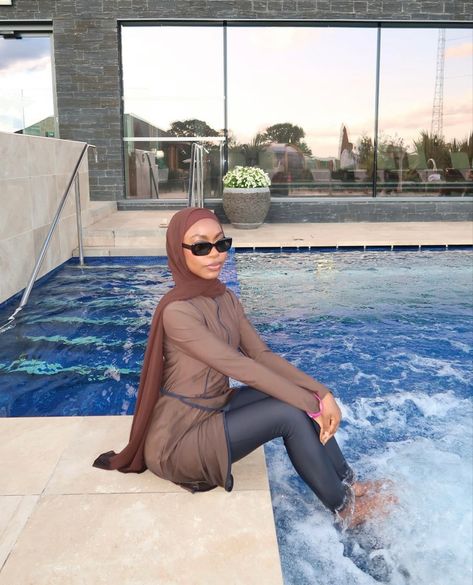 Hijabi Pool Outfit, Beach Poses Burkini, Burkini Aesthetic, Hijabi Swimwear, Hijabi Beach Pictures, Hijabi Beach Aesthetic, Hijabi In Beach, Pool Outfits, Hijab Fashion Summer