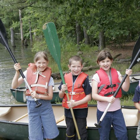 Vintage Summer Camp Photos - Summer Camp Through the Years Summer Camp Staff Aesthetic, 90s Summer Camp, 70s Summer Camp, Summer Camp Photos, Vintage Camping Photos, Vintage Summer Camp, Summer Camp Vibes, Summer Camp Boys, Camp Essentials