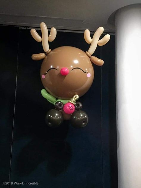 Christmas Balloon Gift Ideas, Reindeer Balloon, Stuffed Balloon Ideas Gifts Christmas, Balloon Dog Ornament, Christmas Balloon Animals, Christmas Stuffed Balloons, Christmas Balloon Decorations, Balloon Bouquet Diy, Holiday Balloons