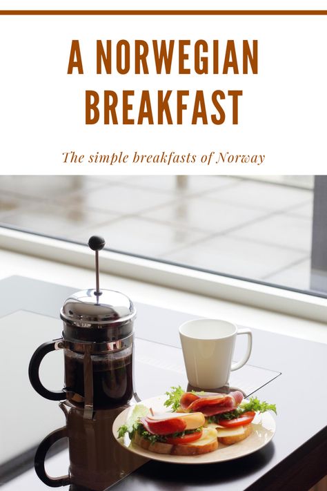 Norwegian Breakfast Recipes, Norway Food Recipes, Norwegian Porridge Recipe, Hygge Breakfast, Nordic Breakfast, Healthy Norwegian Recipes, Norwegian Breakfast, Norway Breakfast, Scandinavian Breakfast