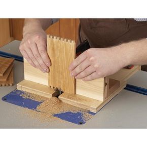 Box-Joint Jig Woodworking Plan, Workshop & Jigs Jigs & Fixtures Workshop & Jigs $2 Shop Plans Dream Woodshop, Wood Technology, Woodwork Tips, Woodworking Quotes, Router Jig, Woodworking Basics, Dovetail Joints, Woodworking Clamps, Kreg Jig