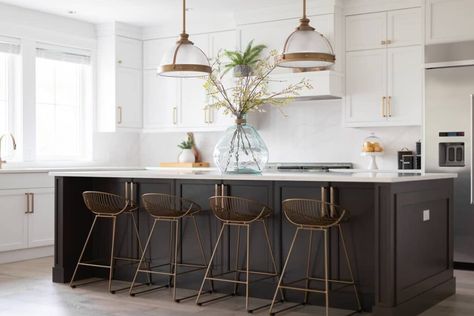 The Best Brown Paint Colors - Life On Virginia Street Natural Wood Countertops, 2020 Kitchen Trends, Dark Brown Kitchen Cabinets, Dark Brown Kitchen, Kitchen Niche, Trend Kitchen, 3d Kitchen Design, Lily Ann Cabinets, Kitchen Post