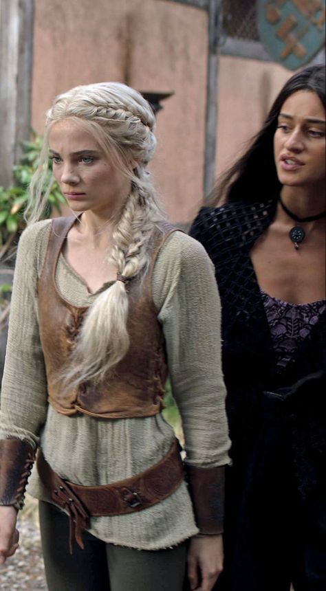 Ciri And Yennefer, Freya Allen, Hair In Braids, Ciri Witcher, The Witcher Series, Freya Allan, Medieval Girl, Brown Leather Vest, Braids Short