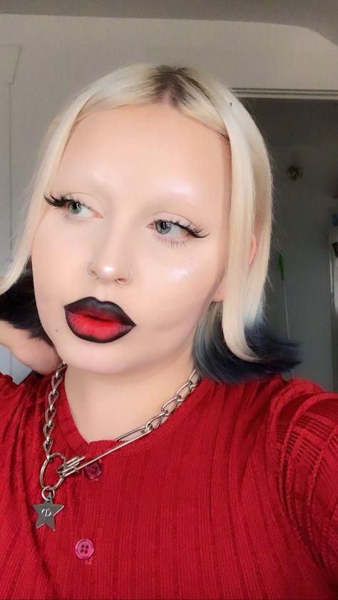 Goth Eyebrows, Deftones Change, Shave Eyebrows, Pastel Goth Makeup, Punk Rock Hair, Bleached Eyebrows, Vampy Makeup, Bottom Lashes, Strawberry Hair