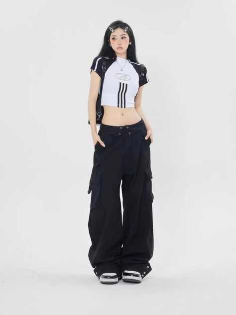 Dance Practice Outfits Shifting, Korean Dance Outfit, Street Dance Outfit, Dance Practice Outfits, Neural Pathways, Fashion Staples, Dance Outfits Practice, Outfit Ideas Summer, Classy Outfits Men