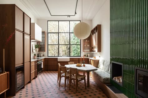 Paris Interiors, 아파트 인테리어, Kitchen Inspo, Breakfast Nook, Banquette, Apartment Design, Interior Inspo, 인테리어 디자인, Kitchen Inspirations