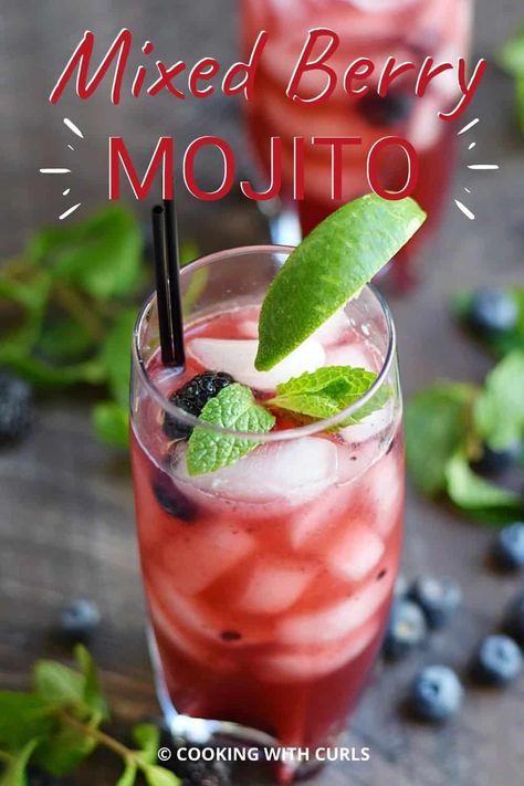 Berry Mojito, Cocktails Made With Rum, Summer Drink Recipes, Refreshing Drinks Recipes, Mojito Recipe, Refreshing Summer Drinks, Refreshing Food, Coconut Rum, Lou Lou