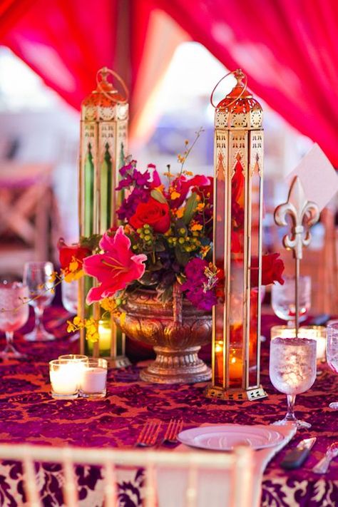 An ornate Indian-inspired setting Wedding Settings, Arabian Wedding, Arabian Nights Party, Party Decorations Table, Table Candles, Indian Wedding Receptions, Trendy Party Decor, Moroccan Party, Wedding Setup