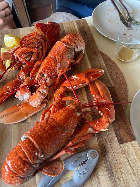 Lobster Fest, Lobster Thermidor, Lobster Boil, Recipes Gourmet, Lobster Dinner, Coastal Dining, Soul Food Dinner, Seafood Market, Lobster Recipes