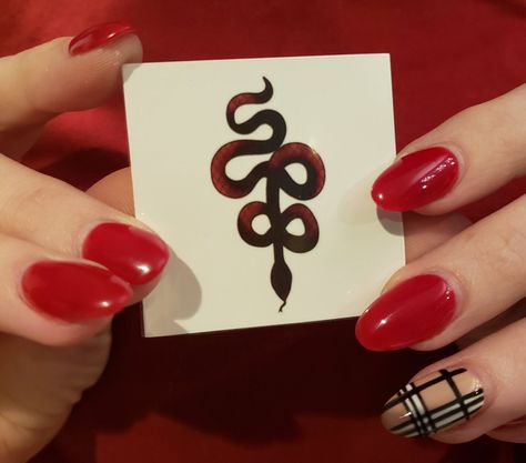 Good Omens Tattoo Ineffable, Crowley Good Omens Tattoo, Crowley Face Tattoo, Crowley Snake Tattoo Good Omens, Crowley Cosplay, Crowley Snake, Crowley As A Snake, Good Omens Crowley, One Word Tattoos