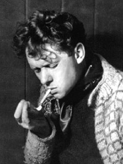 Dylan Thomas Poems, Hotel Chelsea, Do Not Go Gentle, Classic Poems, Stieg Larsson, Dylan Thomas, Charlotte Bronte, Louisa May Alcott, American Poets