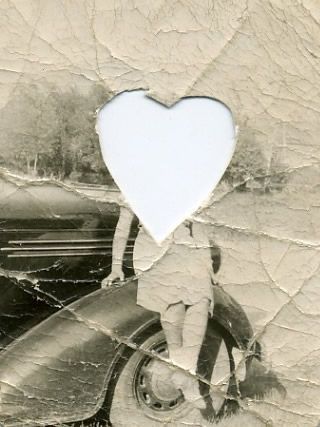 She lived in someone's locket. Conan Grey, I Carry Your Heart, My Funny Valentine, Beating Heart, A Silent Voice, Pics Art, Vintage Love, Vintage Photography, I Smile