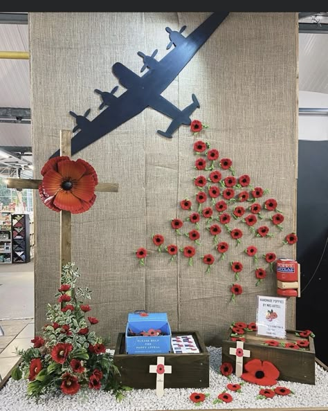 Remembrance Window Display, Poppy Display School, Poppy Window Display Ideas, Poppy Display Ideas School, Remembrance Day Decorating Ideas, Remembrance Display School, Remembrance Day Window Art, Remembrance Day Library Displays, Remembrance Day Displays