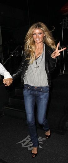 Marisa Miller Marissa Miller, Melissa Miller, Cute Casual Outfit, Stilettos Heels, Super Models, Marisa Miller, Blouse Casual Fashion, Hot Damn, Kim Kardashian Red Carpet