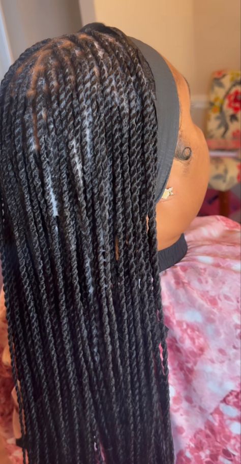 Twist Braids Knotless, Knotless Braids Twisting Hairstyles, Knotless Sengelese Twist, Sangaleese Twist, Knotless Rope Twists, Medium Knotless Senegalese Twist, Medium Knotless Twists, Knotless Box Twists, Pregnancy Braids Hairstyles