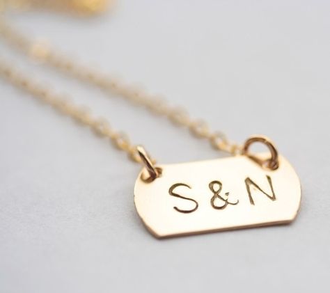 Logo Letters, S Love Images, Initials Logo, Girly Jewelry, Circle Pendant, S N, Gold Jewelry Fashion, Personalized Necklace, Initial Necklace