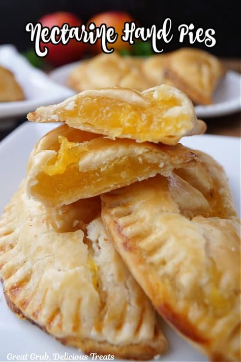 Nectarine Hand Pies Nectarine Recipes, Fruit Pie Filling, Easy Peach Cobbler Recipe, Best Lasagna Recipe, Easy Peach Cobbler, Best Lasagna, Hand Pie Recipes, Chocolate Zucchini Cake, Fried Pies