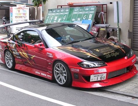 2000s Japanese Fashion, Vinyl Wrap Car, Japanese Domestic Market, Pimped Out Cars, Drifting Cars, Rims For Cars, Nissan Silvia, Street Racing Cars, Car Showroom