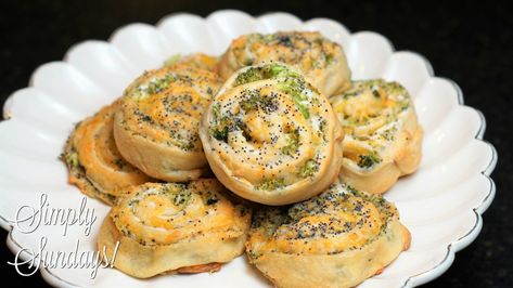 Broccoli Cheddar Pinwheels Superbowl Drinks, Pumpkin Pinwheels, Meatball Appetizer Recipes, Super Bowl Drinks, Savory Brunch Recipes, Make Ahead Appetizer, Baby Broccoli, Meatball Appetizer, Meatball Appetizer Recipe