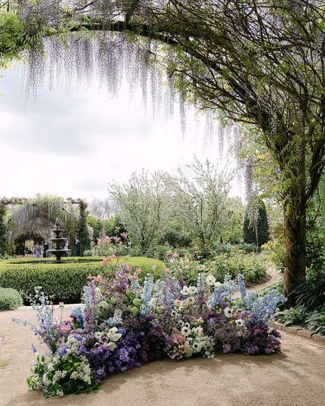 Flower Hedge, Wisteria Wedding, Wisteria Garden, Enchanted Garden Wedding, Purple Wisteria, English Garden Wedding, Classy Wedding Dress, Lake Como Wedding, Garden Party Wedding