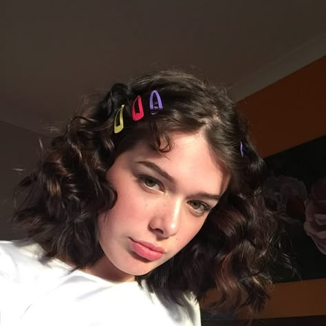 ☆@crisheeta☆ Rp Models, Hairstyle App, Hair Clips 90s, Face References, Code Polarr, Different Hair Types, Curly Girl Hairstyles, Curly Hair With Bangs, Classy Aesthetic